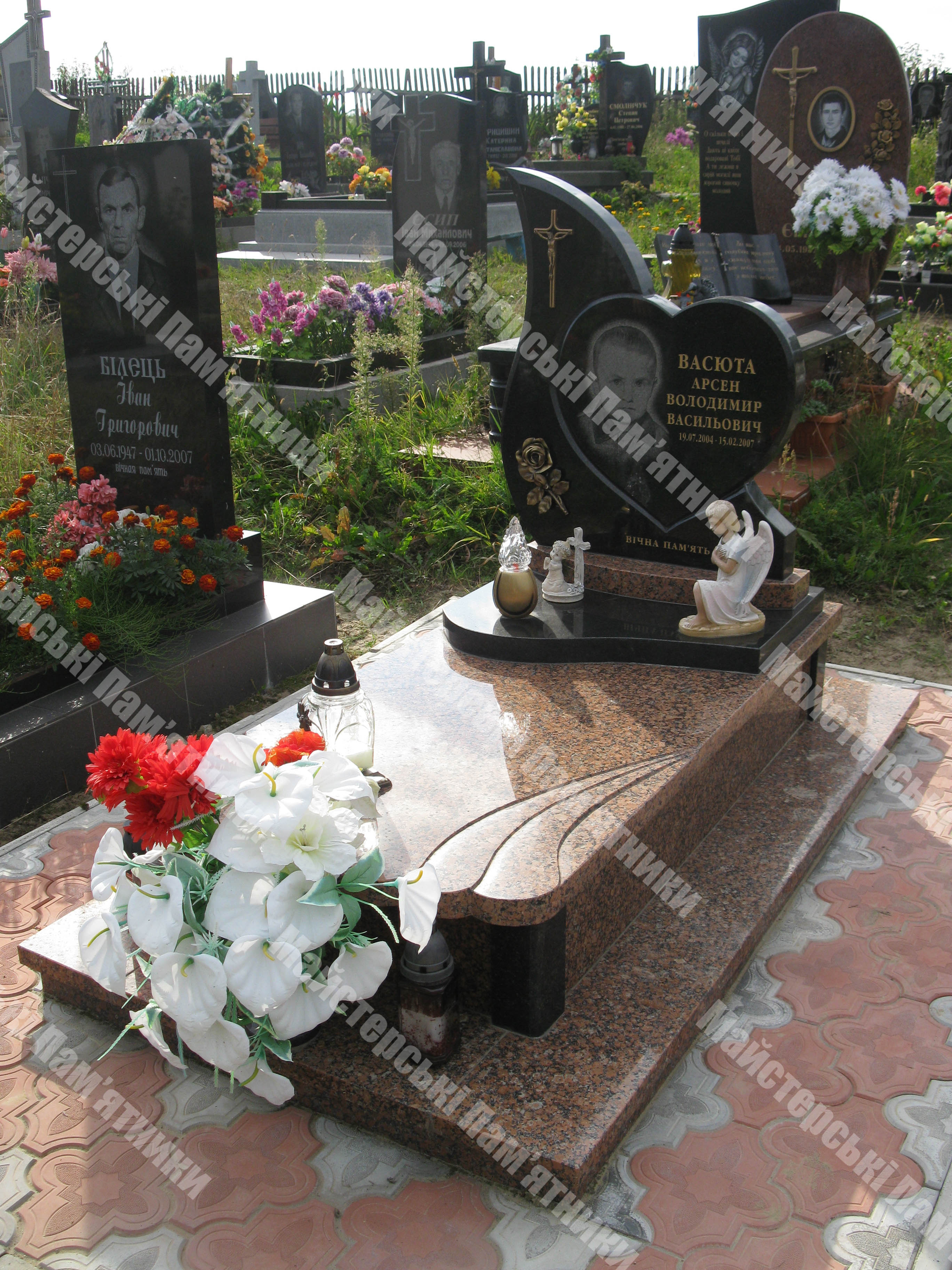 дитячий пам'ятник з капустянського граніту