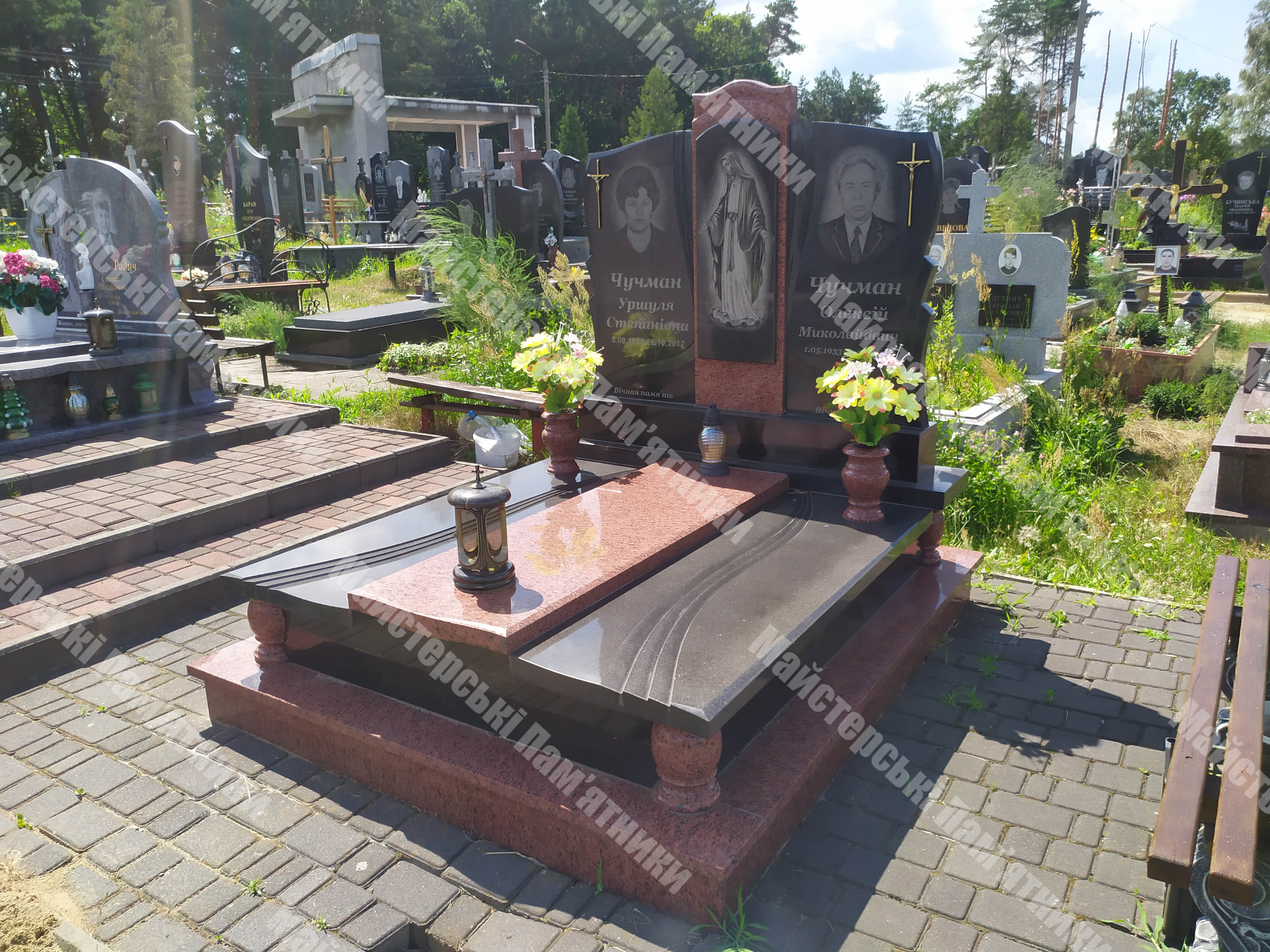 подвійний закритий пам'ятник з лезниківського граніту