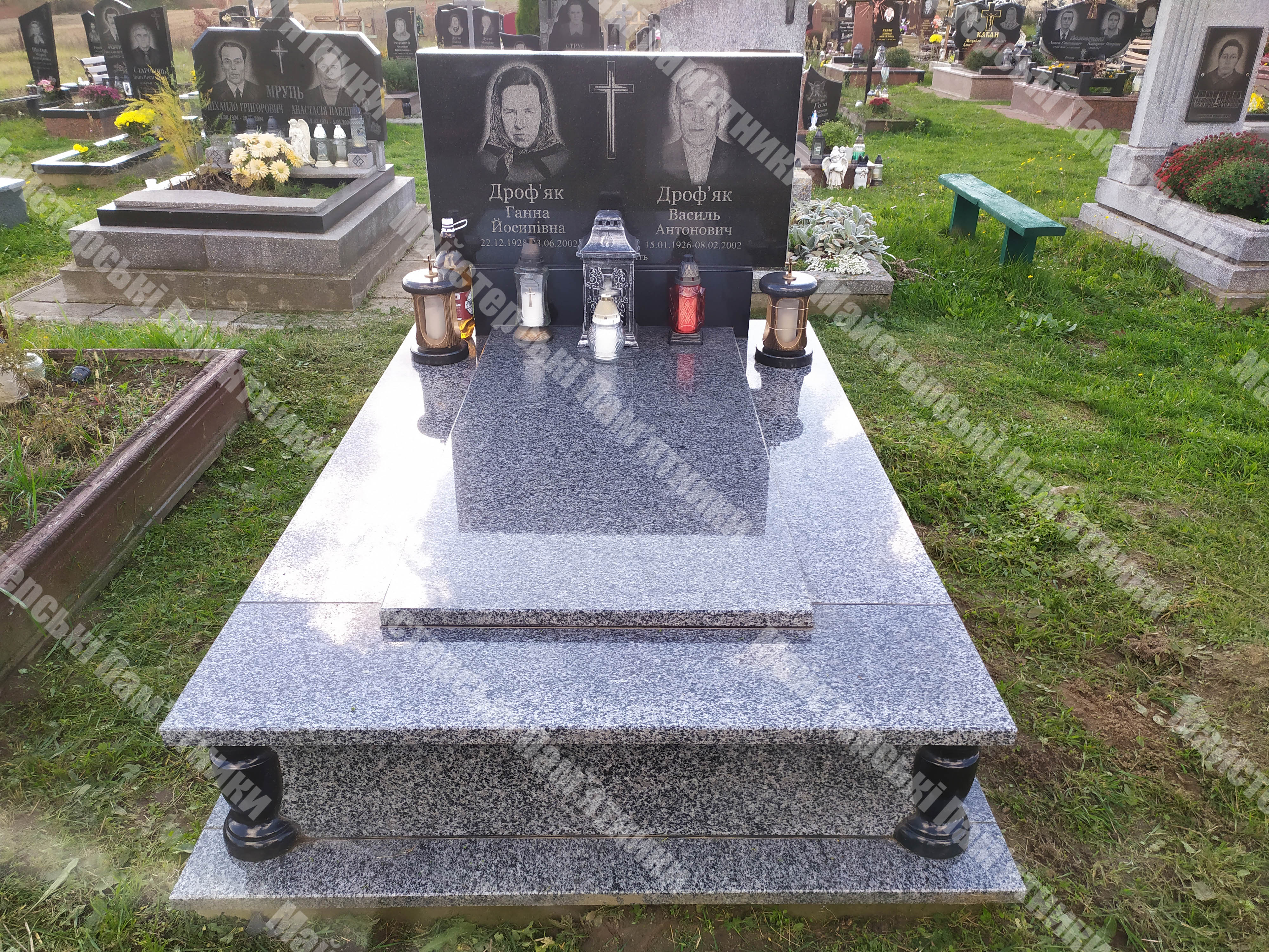 прямокутний двійний пам'ятник з покостовуського граніту