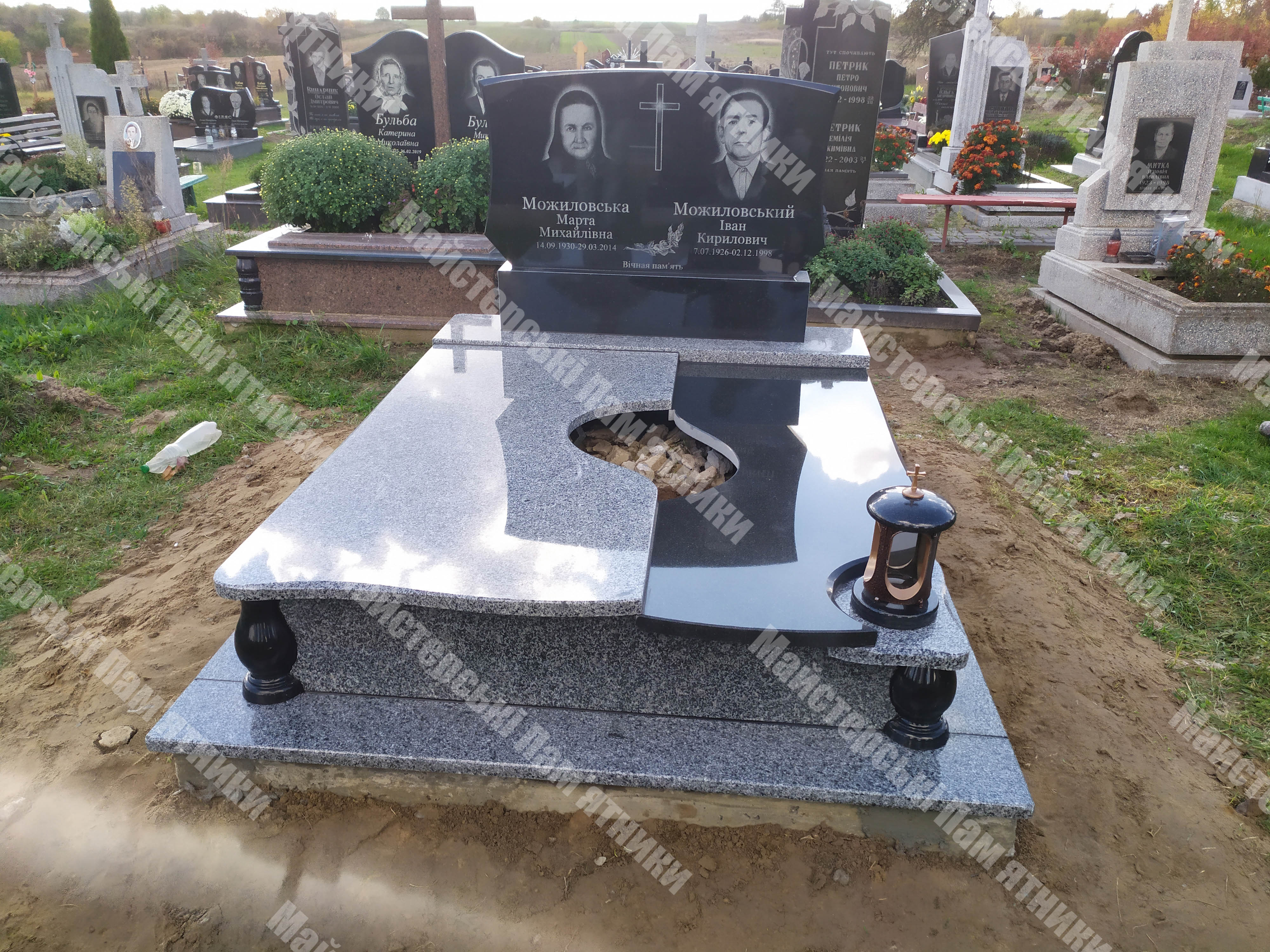 двійний надгробок з покостовуського граніту