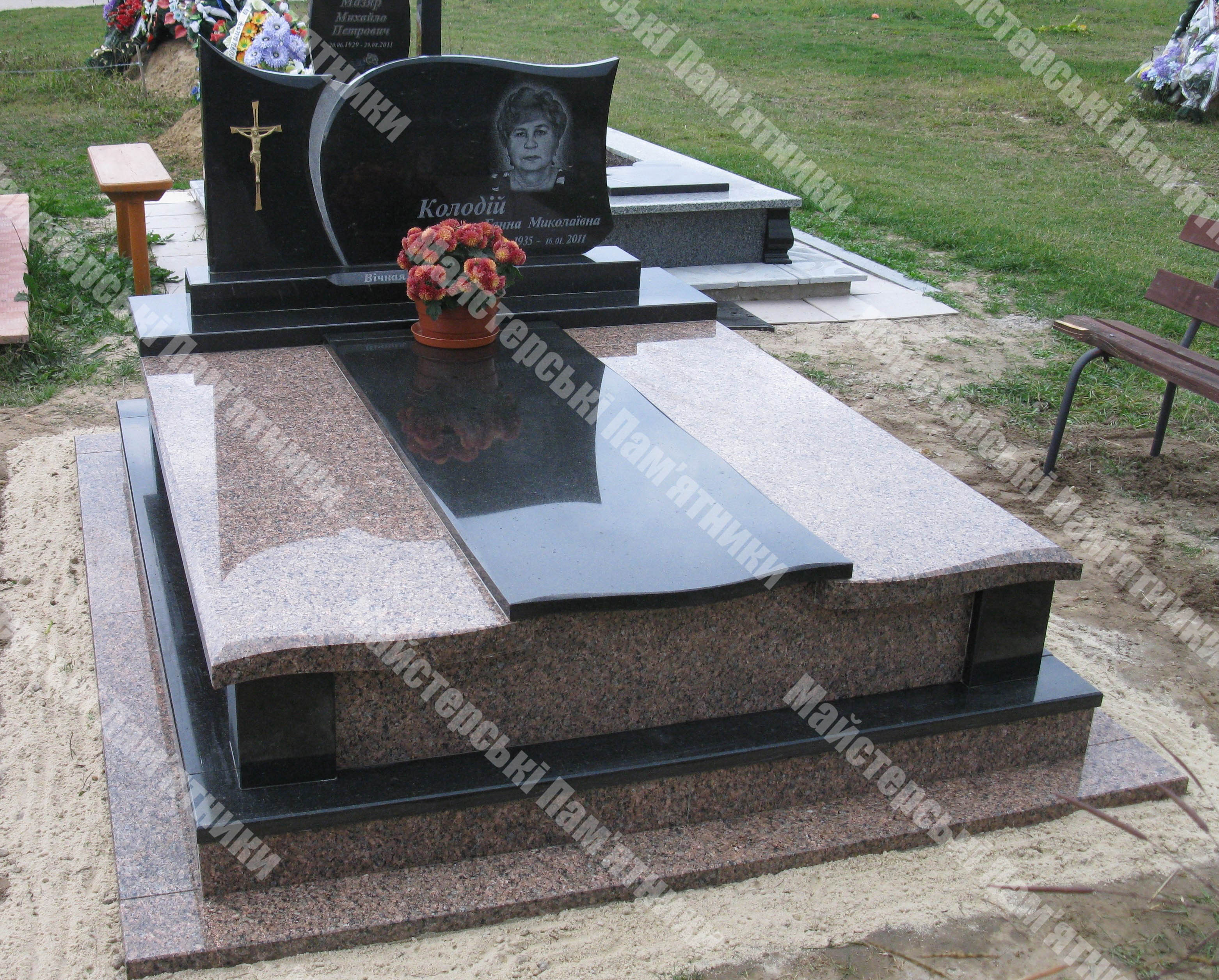 подвійний пам'ятник новоданилівський граніт