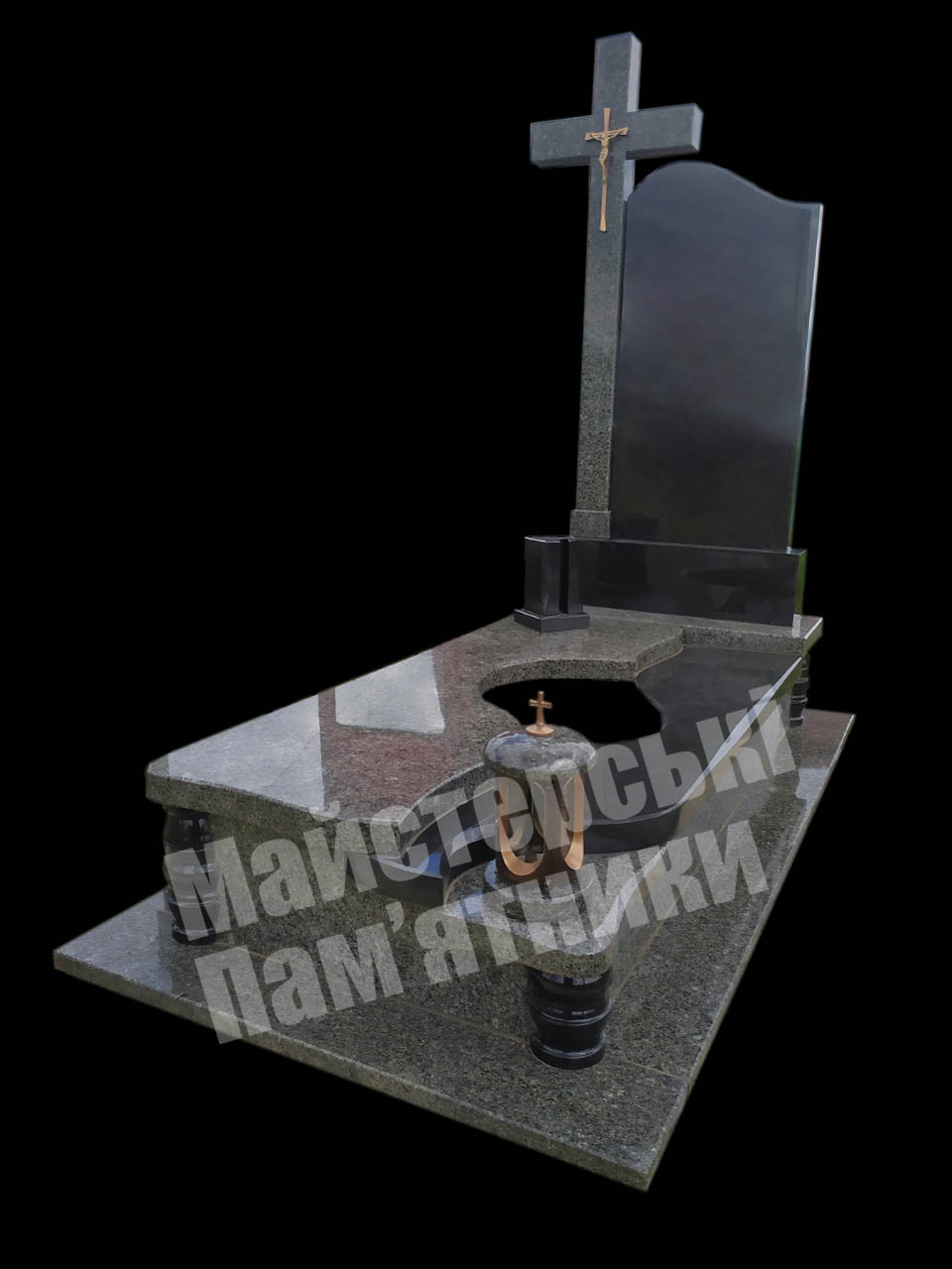 пам'ятник одинарний з товстою надмогильною плитою з маславського граніту