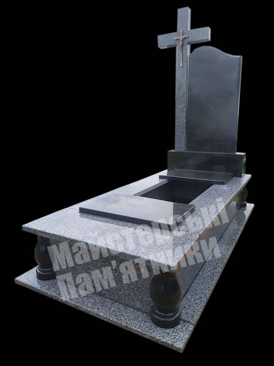 відкритий одинарний пам'ятник з покостовського граніту