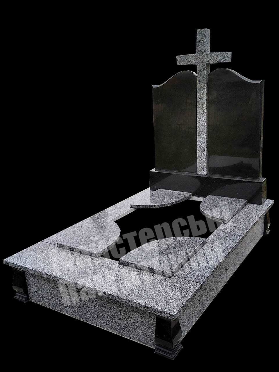 подвійний надгробок з покостовського граніту та з прямокутним отвором у нижній плиті та гранітним хрестом між верхніми плитами